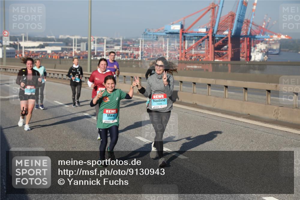 03.10.2025 - Köhlbrandbrückenlauf Yannick Fuchs http://msf.ph/oto/9130943 03.10.2025 09:03:14 Position 2 2898, 2899 meine-sportfotos.de