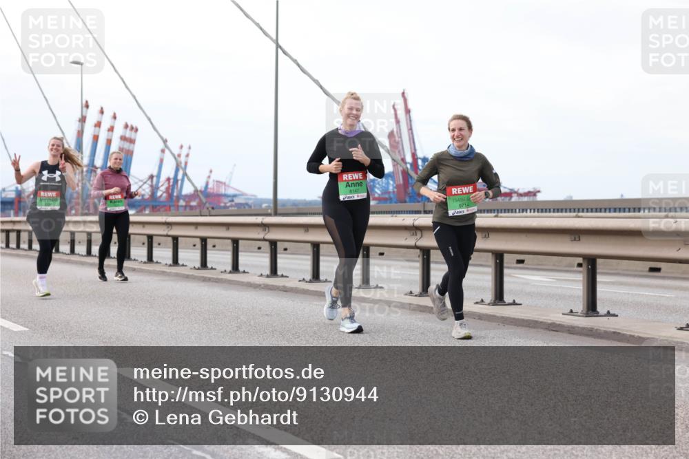 03.10.2025 - Köhlbrandbrückenlauf Lena Gebhardt http://msf.ph/oto/9130944 03.10.2025 16:06:53 Position 2 8147, 9714 meine-sportfotos.de