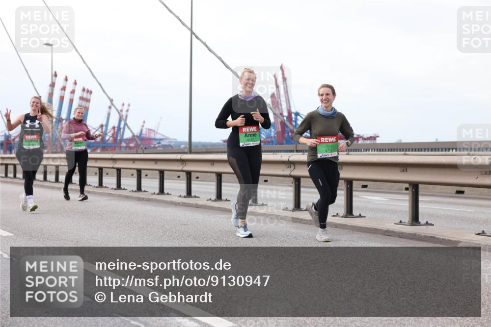 03.10.2025 - Köhlbrandbrückenlauf Lena Gebhardt http://msf.ph/oto/9130947 03.10.2025 16:06:53 Position 2 8147, 9714 meine-sportfotos.de