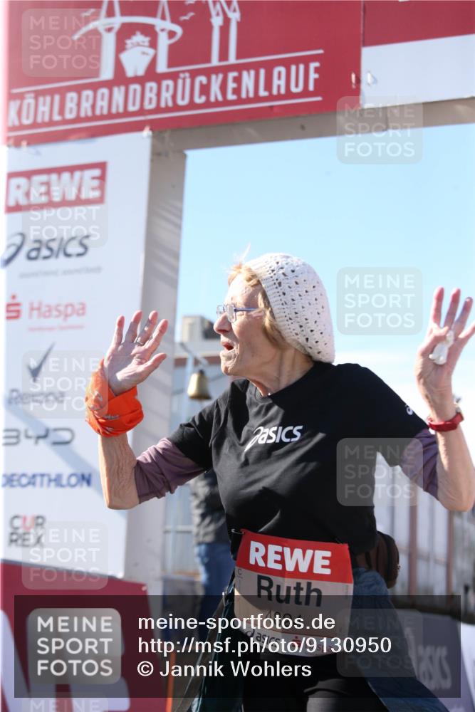 03.10.2025 - Köhlbrandbrückenlauf Jannik Wohlers http://msf.ph/oto/9130950 03.10.2025 13:48:23 Ziel 4824, 5735, 6164, 6165 meine-sportfotos.de