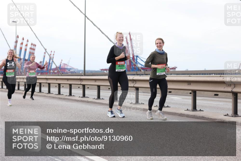 03.10.2025 - Köhlbrandbrückenlauf Lena Gebhardt http://msf.ph/oto/9130960 03.10.2025 16:06:53 Position 2 8147, 15, 3, 9714 meine-sportfotos.de