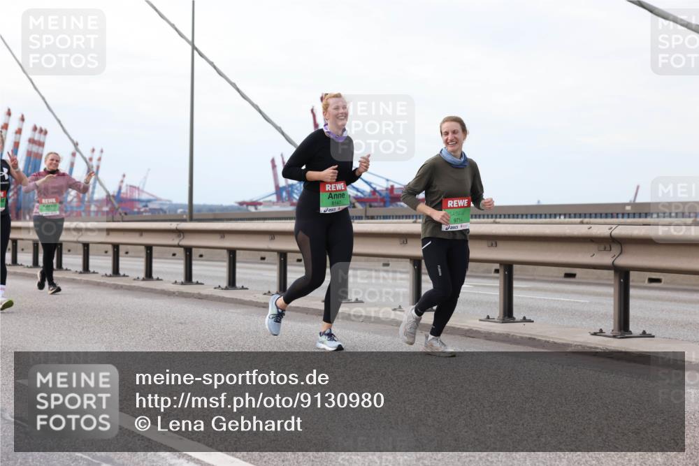 03.10.2025 - Köhlbrandbrückenlauf Lena Gebhardt http://msf.ph/oto/9130980 03.10.2025 16:06:53 Position 2 8147, 9714 meine-sportfotos.de