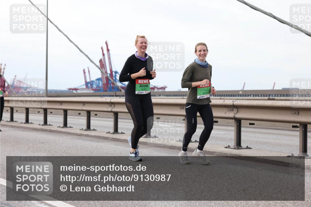 03.10.2025 - Köhlbrandbrückenlauf Lena Gebhardt http://msf.ph/oto/9130987 03.10.2025 16:06:54 Position 2 8147, 9714 meine-sportfotos.de