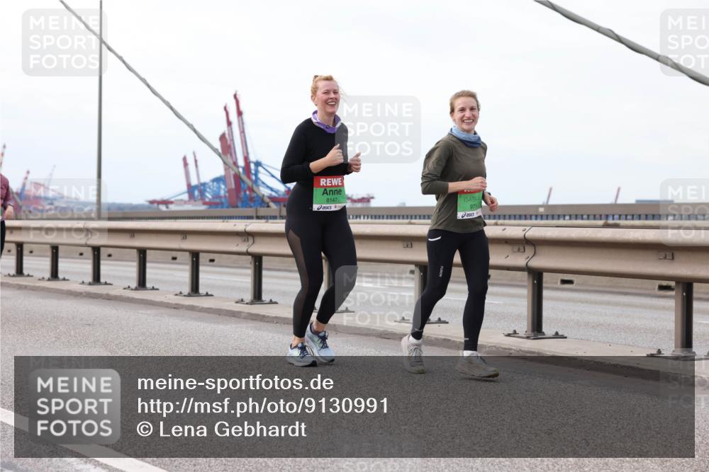 03.10.2025 - Köhlbrandbrückenlauf Lena Gebhardt http://msf.ph/oto/9130991 03.10.2025 16:06:54 Position 2 8147, 9714 meine-sportfotos.de