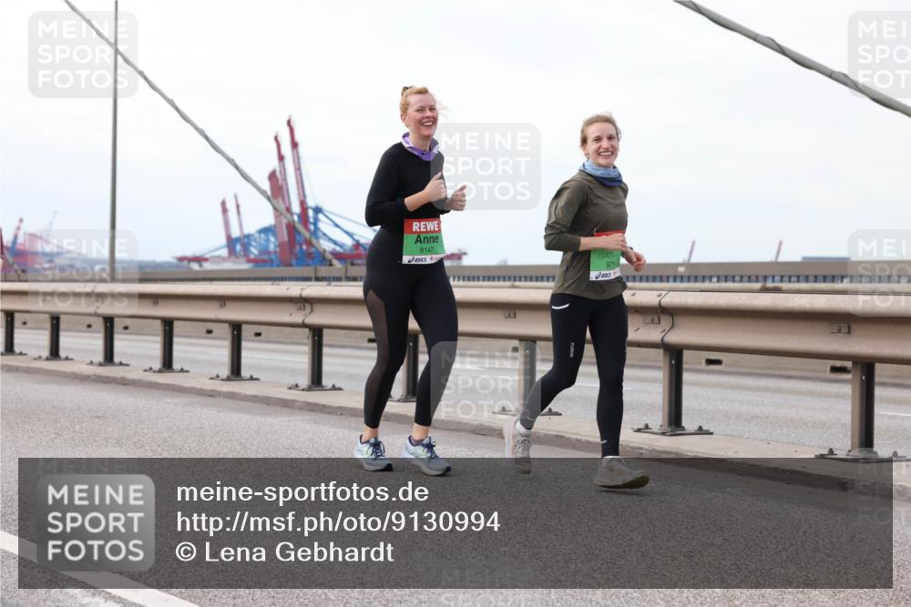 03.10.2025 - Köhlbrandbrückenlauf Lena Gebhardt http://msf.ph/oto/9130994 03.10.2025 16:06:54 Position 2 8147, 971 meine-sportfotos.de