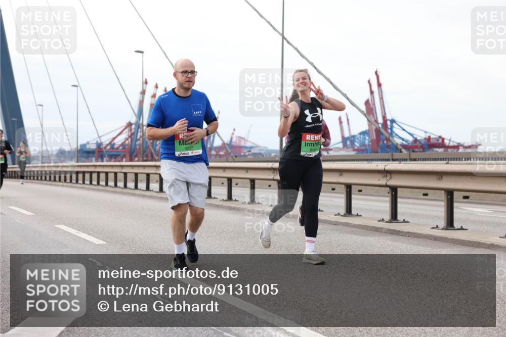 03.10.2025 - Köhlbrandbrückenlauf Lena Gebhardt http://msf.ph/oto/9131005 03.10.2025 16:06:55 Position 2 9255, 818 meine-sportfotos.de
