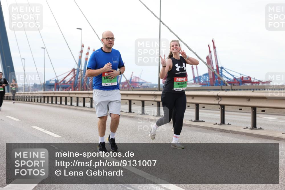 03.10.2025 - Köhlbrandbrückenlauf Lena Gebhardt http://msf.ph/oto/9131007 03.10.2025 16:06:55 Position 2 9255, 8186 meine-sportfotos.de