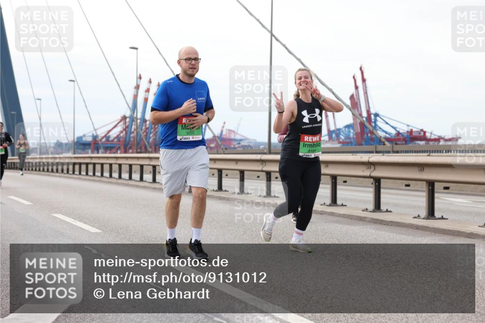 03.10.2025 - Köhlbrandbrückenlauf Lena Gebhardt http://msf.ph/oto/9131012 03.10.2025 16:06:55 Position 2 9255, 8186 meine-sportfotos.de