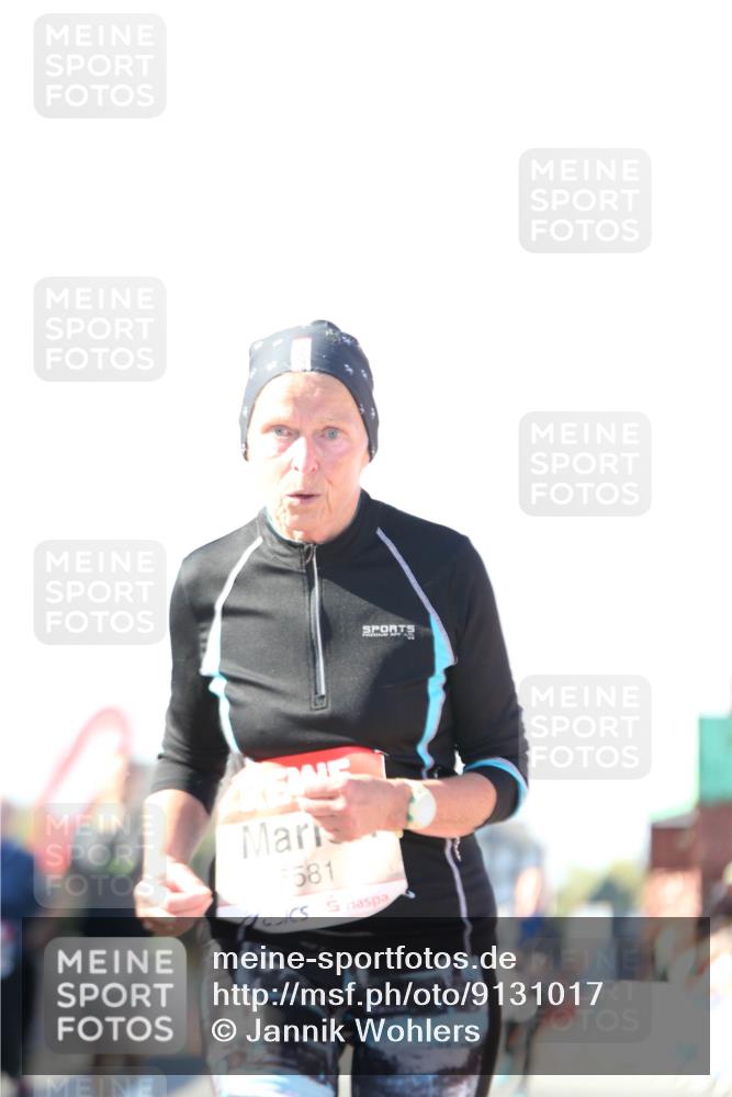 03.10.2025 - Köhlbrandbrückenlauf Jannik Wohlers http://msf.ph/oto/9131017 03.10.2025 13:48:48 Ziel 4157, 5216, 5581 meine-sportfotos.de