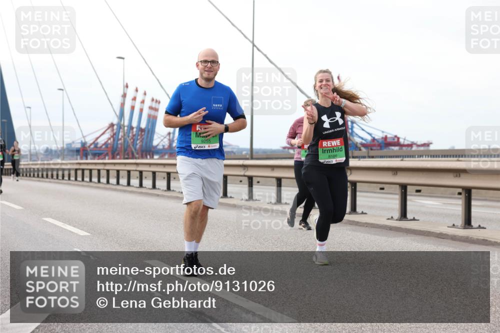03.10.2025 - Köhlbrandbrückenlauf Lena Gebhardt http://msf.ph/oto/9131026 03.10.2025 16:06:56 Position 2 9255, 8186 meine-sportfotos.de