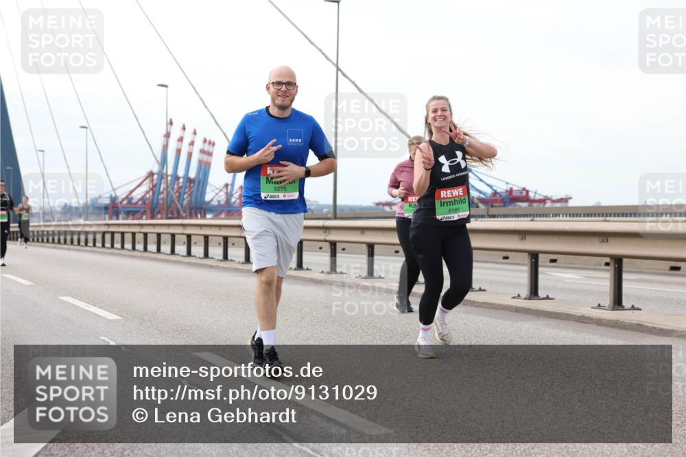 03.10.2025 - Köhlbrandbrückenlauf Lena Gebhardt http://msf.ph/oto/9131029 03.10.2025 16:06:56 Position 2 9255, 8186 meine-sportfotos.de