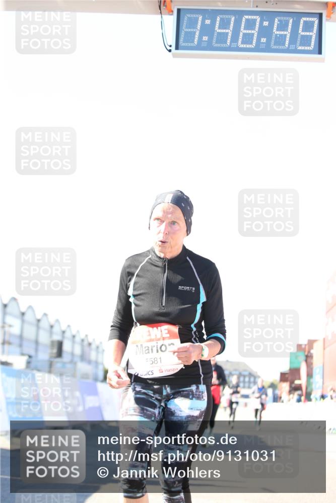 03.10.2025 - Köhlbrandbrückenlauf Jannik Wohlers http://msf.ph/oto/9131031 03.10.2025 13:48:50 Ziel 4157, 5216, 5497, 5581 meine-sportfotos.de