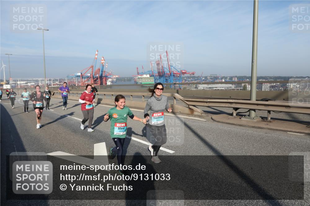 03.10.2025 - Köhlbrandbrückenlauf Yannick Fuchs http://msf.ph/oto/9131033 03.10.2025 09:03:17 Position 2 2898, 2899 meine-sportfotos.de