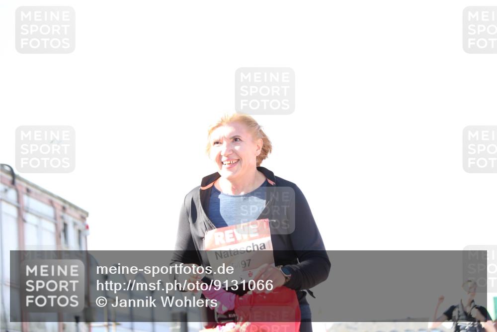 03.10.2025 - Köhlbrandbrückenlauf Jannik Wohlers http://msf.ph/oto/9131066 03.10.2025 13:48:56 Ziel 4157, 4273, 5216, 5497, 5581, 6096 meine-sportfotos.de