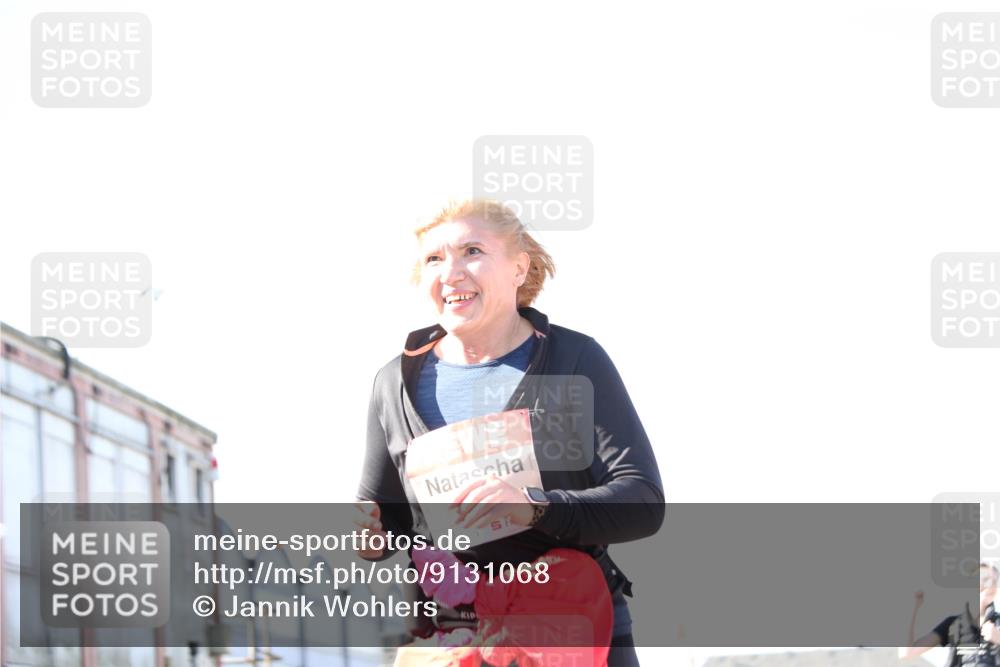 03.10.2025 - Köhlbrandbrückenlauf Jannik Wohlers http://msf.ph/oto/9131068 03.10.2025 13:48:56 Ziel 4157, 4273, 5216, 5497, 5581, 6096 meine-sportfotos.de