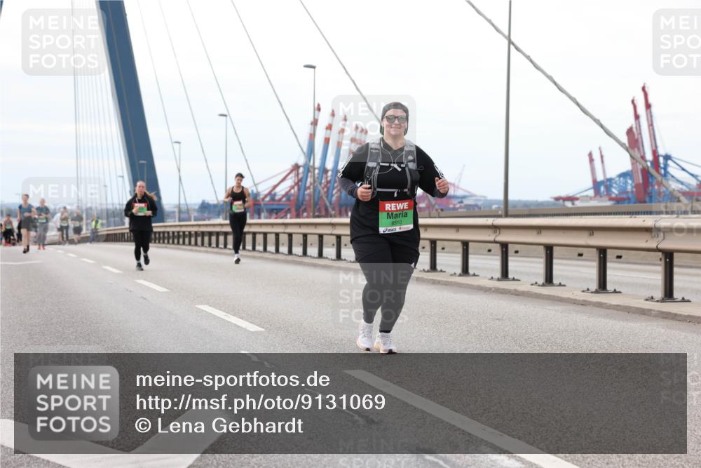 03.10.2025 - Köhlbrandbrückenlauf Lena Gebhardt http://msf.ph/oto/9131069 03.10.2025 16:07:02 Position 2 8510 meine-sportfotos.de