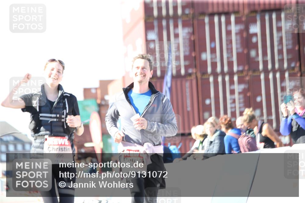 03.10.2025 - Köhlbrandbrückenlauf Jannik Wohlers http://msf.ph/oto/9131072 03.10.2025 13:48:57 Ziel 4157, 4273, 5216, 5497, 5581, 6096 meine-sportfotos.de