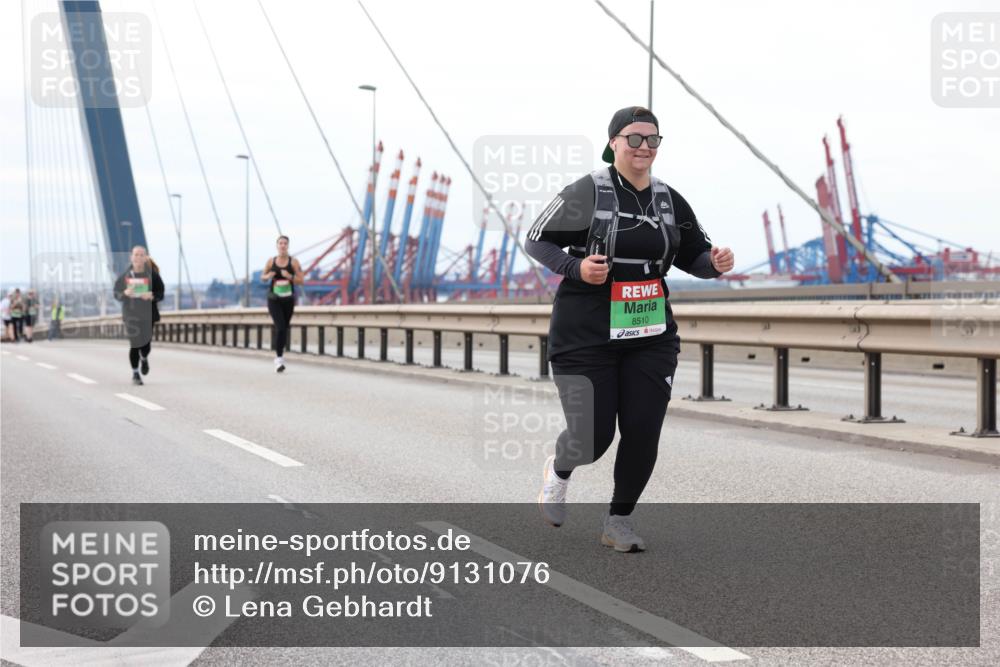 03.10.2025 - Köhlbrandbrückenlauf Lena Gebhardt http://msf.ph/oto/9131076 03.10.2025 16:07:03 Position 2 8510 meine-sportfotos.de