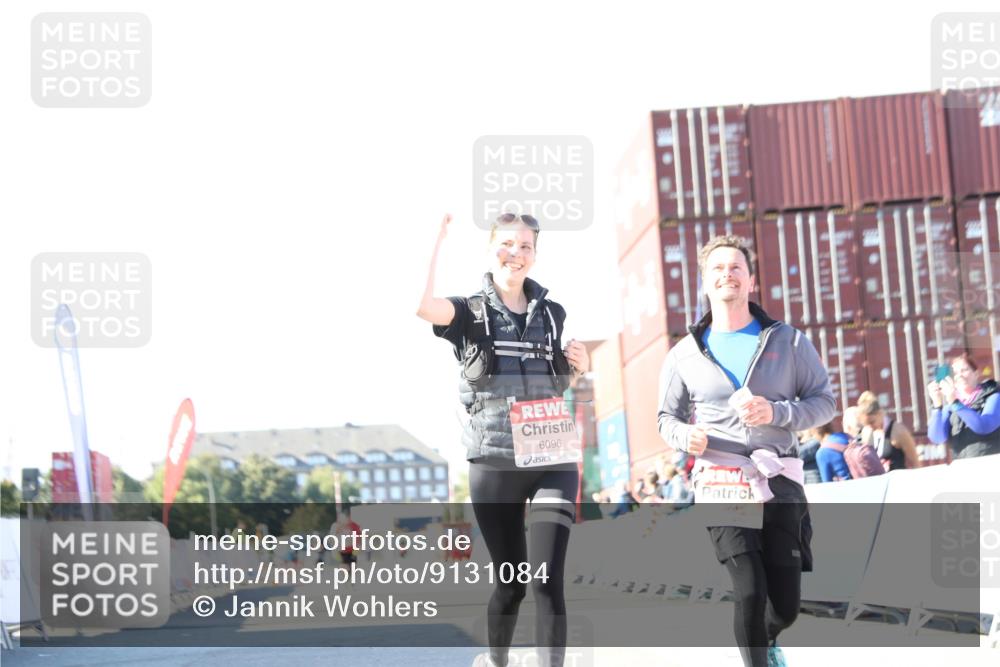 03.10.2025 - Köhlbrandbrückenlauf Jannik Wohlers http://msf.ph/oto/9131084 03.10.2025 13:48:58 Ziel 4157, 4273, 5216, 5497, 6096 meine-sportfotos.de