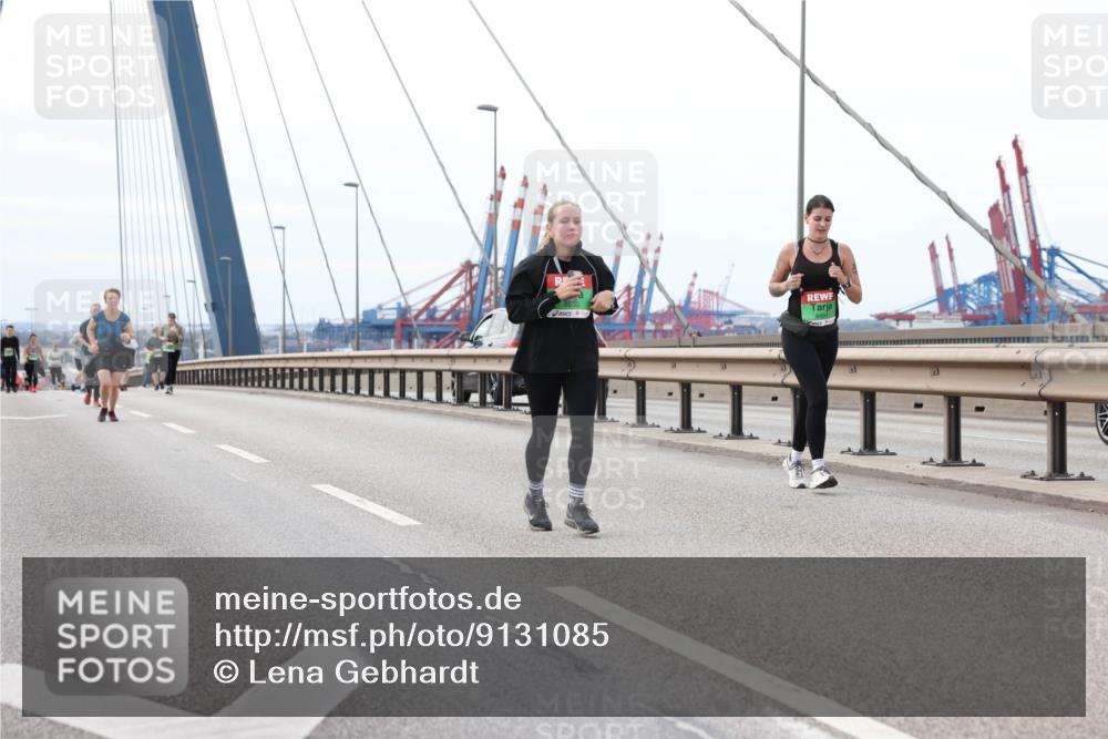 03.10.2025 - Köhlbrandbrückenlauf Lena Gebhardt http://msf.ph/oto/9131085 03.10.2025 16:07:08 Position 2  meine-sportfotos.de