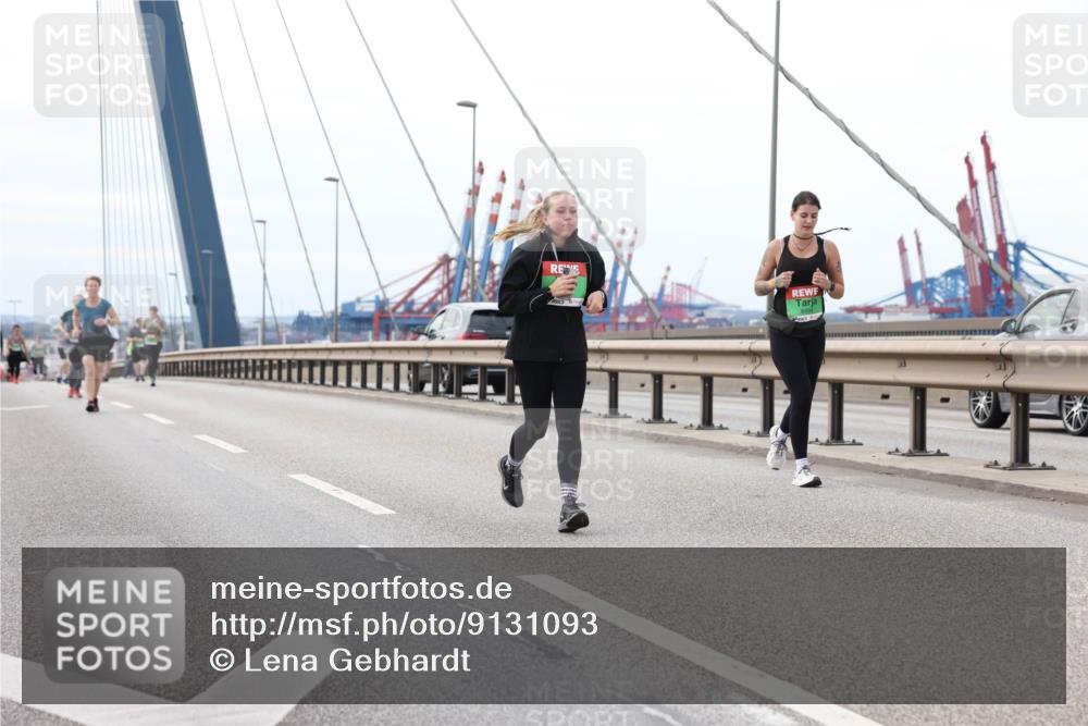 03.10.2025 - Köhlbrandbrückenlauf Lena Gebhardt http://msf.ph/oto/9131093 03.10.2025 16:07:08 Position 2  meine-sportfotos.de