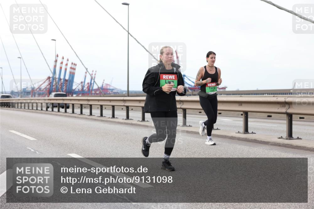 03.10.2025 - Köhlbrandbrückenlauf Lena Gebhardt http://msf.ph/oto/9131098 03.10.2025 16:07:09 Position 2 8494 meine-sportfotos.de