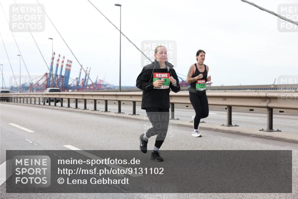 03.10.2025 - Köhlbrandbrückenlauf Lena Gebhardt http://msf.ph/oto/9131102 03.10.2025 16:07:10 Position 2  meine-sportfotos.de