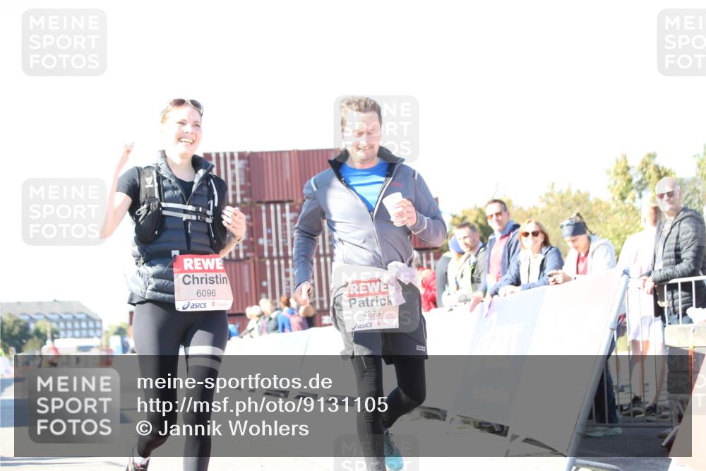 03.10.2025 - Köhlbrandbrückenlauf Jannik Wohlers http://msf.ph/oto/9131105 03.10.2025 13:49:00 Ziel 4157, 4273, 5216, 5497, 6096 meine-sportfotos.de