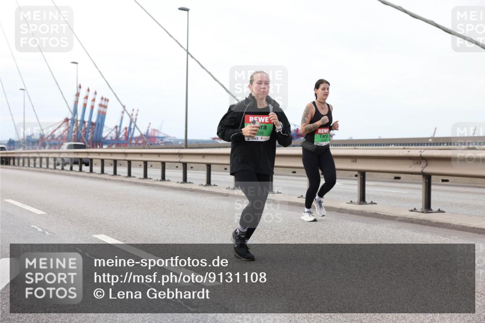 03.10.2025 - Köhlbrandbrückenlauf Lena Gebhardt http://msf.ph/oto/9131108 03.10.2025 16:07:10 Position 2 330 meine-sportfotos.de