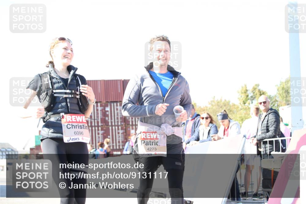 03.10.2025 - Köhlbrandbrückenlauf Jannik Wohlers http://msf.ph/oto/9131117 03.10.2025 13:49:00 Ziel 4157, 4273, 5216, 5497, 6096 meine-sportfotos.de