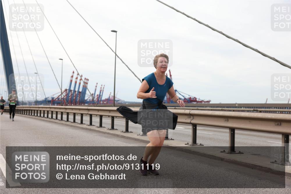 03.10.2025 - Köhlbrandbrückenlauf Lena Gebhardt http://msf.ph/oto/9131119 03.10.2025 16:07:18 Position 2  meine-sportfotos.de