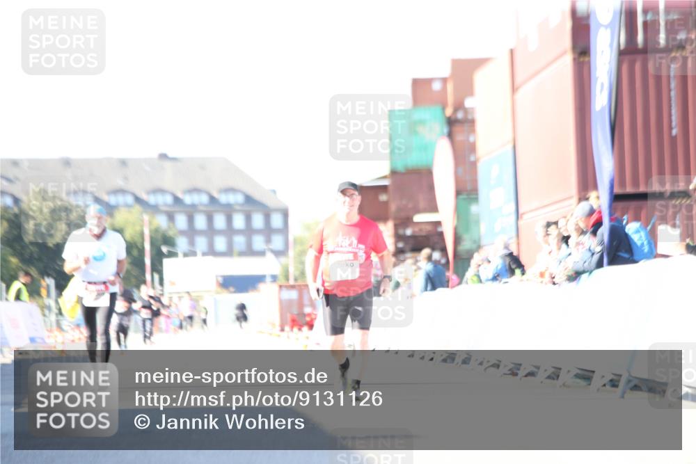 03.10.2025 - Köhlbrandbrückenlauf Jannik Wohlers http://msf.ph/oto/9131126 03.10.2025 13:49:13 Ziel  meine-sportfotos.de