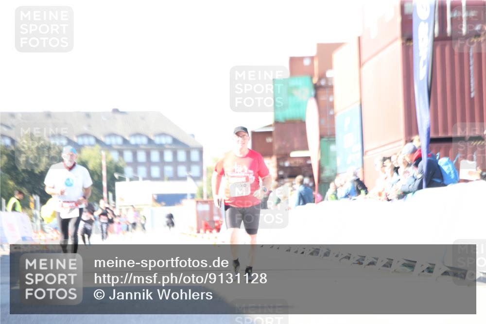 03.10.2025 - Köhlbrandbrückenlauf Jannik Wohlers http://msf.ph/oto/9131128 03.10.2025 13:49:13 Ziel  meine-sportfotos.de