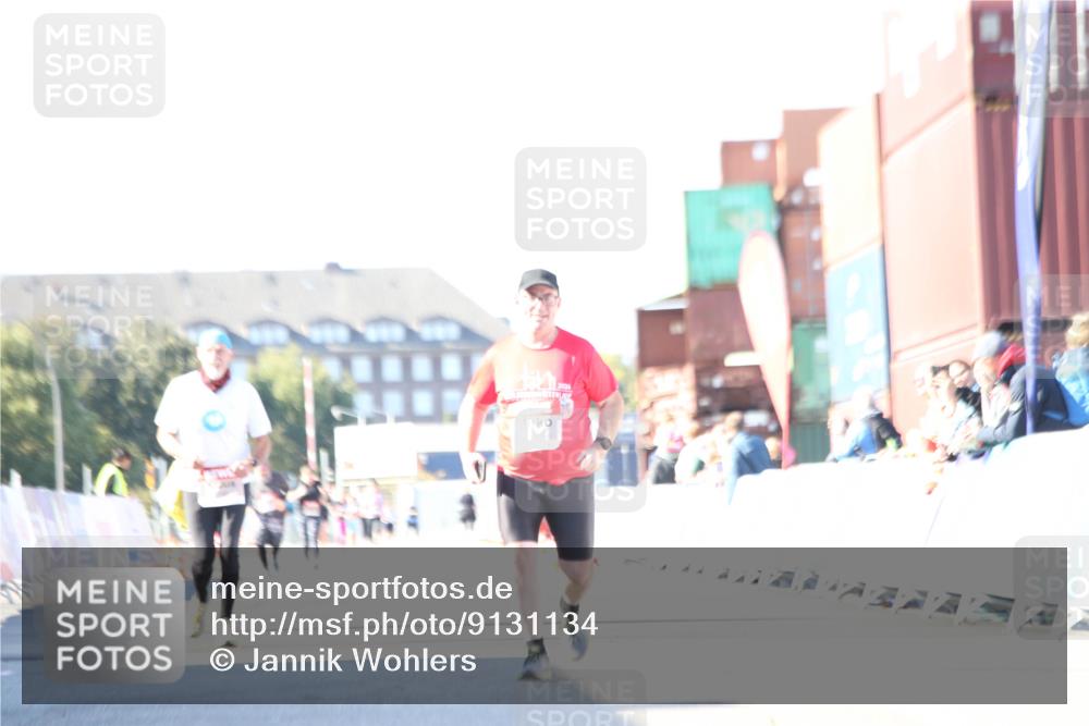 03.10.2025 - Köhlbrandbrückenlauf Jannik Wohlers http://msf.ph/oto/9131134 03.10.2025 13:49:14 Ziel 5736 meine-sportfotos.de