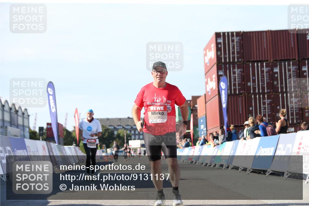 03.10.2025 - Köhlbrandbrückenlauf Jannik Wohlers http://msf.ph/oto/9131137 03.10.2025 13:49:20 Ziel 5736, 6102 meine-sportfotos.de