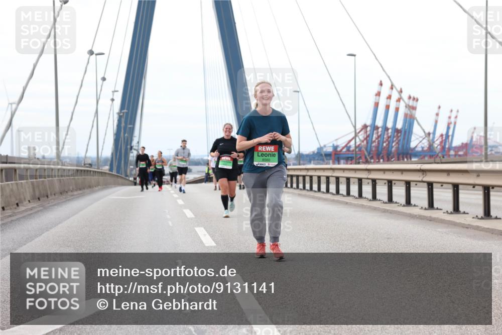 03.10.2025 - Köhlbrandbrückenlauf Lena Gebhardt http://msf.ph/oto/9131141 03.10.2025 16:07:20 Position 2 8560 meine-sportfotos.de