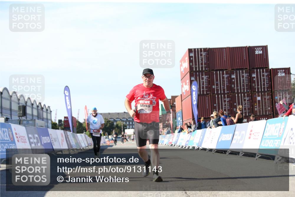 03.10.2025 - Köhlbrandbrückenlauf Jannik Wohlers http://msf.ph/oto/9131143 03.10.2025 13:49:20 Ziel 5736, 6102 meine-sportfotos.de