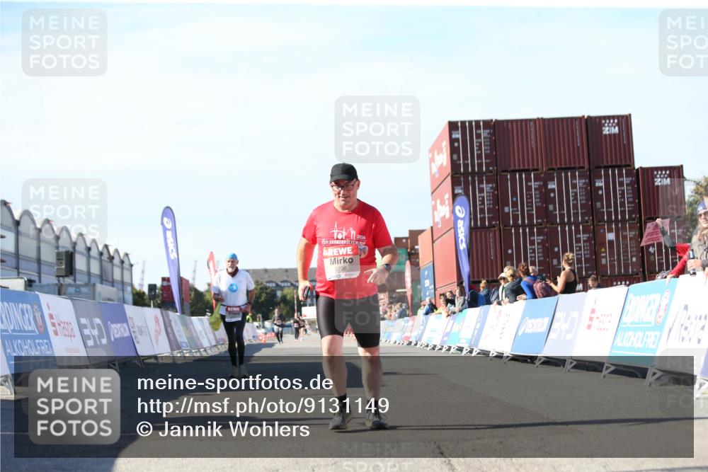03.10.2025 - Köhlbrandbrückenlauf Jannik Wohlers http://msf.ph/oto/9131149 03.10.2025 13:49:20 Ziel 5736, 6102 meine-sportfotos.de