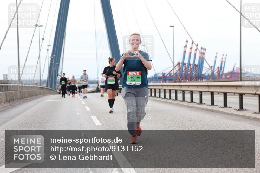 03.10.2025 - Köhlbrandbrückenlauf Lena Gebhardt http://msf.ph/oto/9131152 03.10.2025 16:07:21 Position 2 8560 meine-sportfotos.de