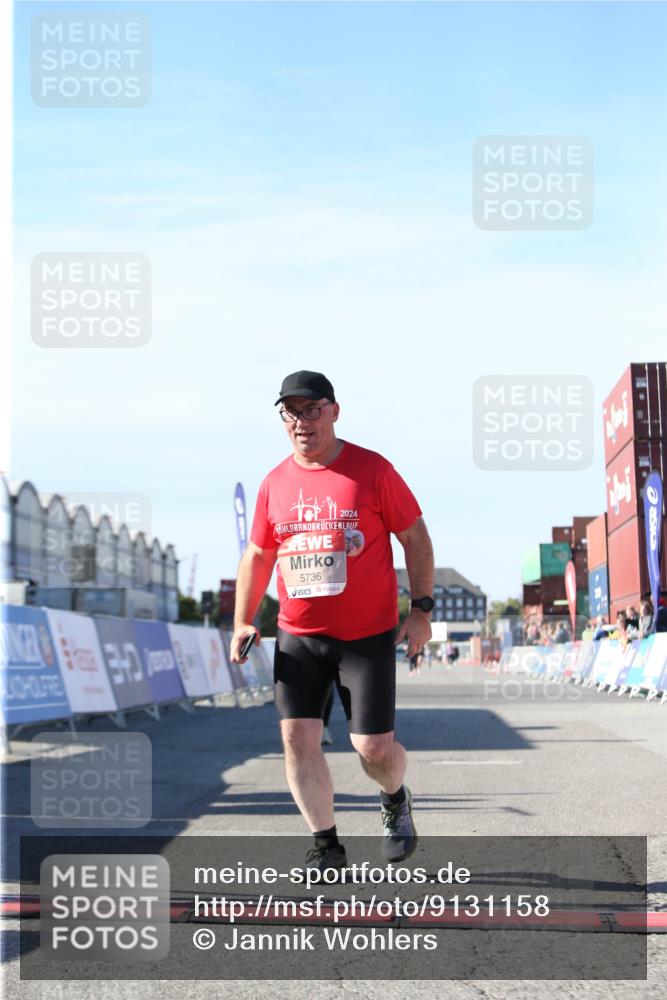 03.10.2025 - Köhlbrandbrückenlauf Jannik Wohlers http://msf.ph/oto/9131158 03.10.2025 13:49:21 Ziel 5736, 6102 meine-sportfotos.de