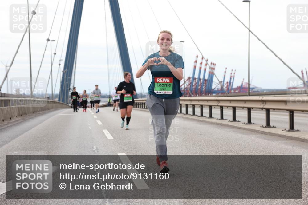 03.10.2025 - Köhlbrandbrückenlauf Lena Gebhardt http://msf.ph/oto/9131160 03.10.2025 16:07:22 Position 2 8560 meine-sportfotos.de