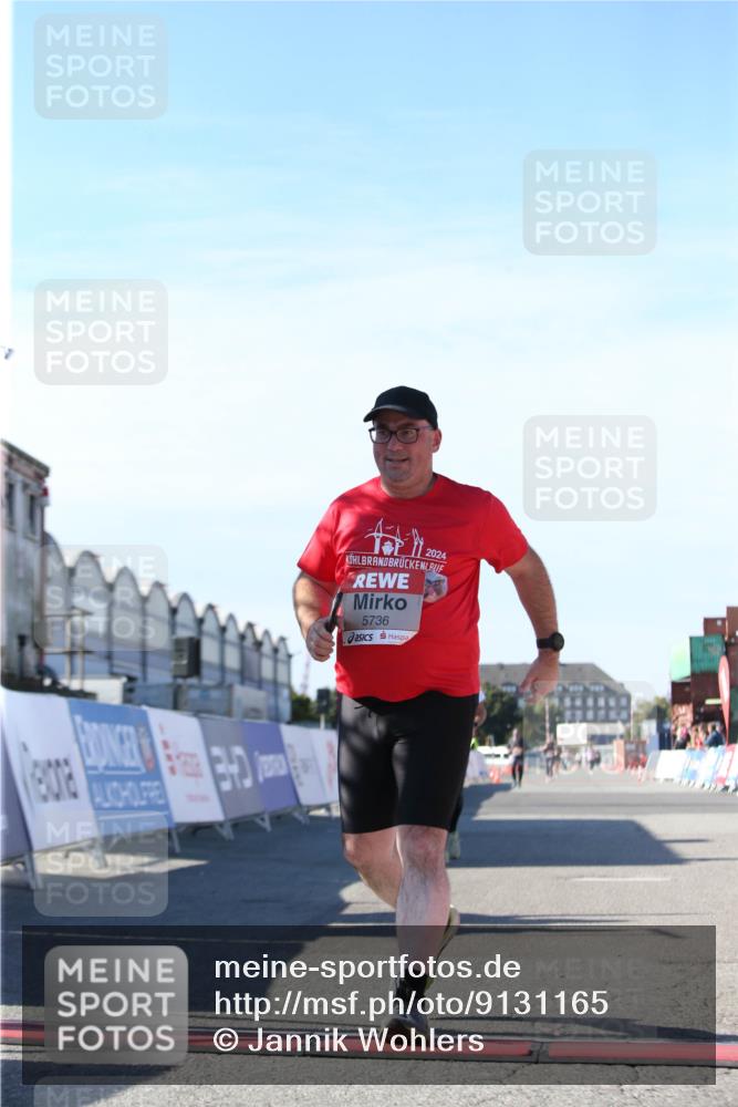 03.10.2025 - Köhlbrandbrückenlauf Jannik Wohlers http://msf.ph/oto/9131165 03.10.2025 13:49:21 Ziel 5736, 6102 meine-sportfotos.de