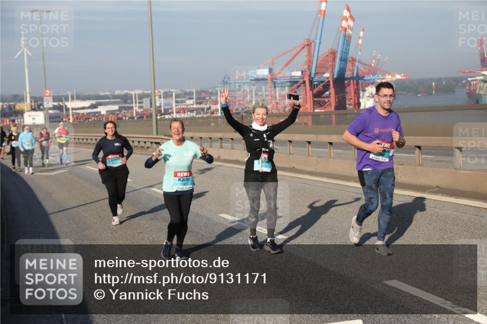 03.10.2025 - Köhlbrandbrückenlauf Yannick Fuchs http://msf.ph/oto/9131171 03.10.2025 09:03:21 Position 2 2927, 2928 meine-sportfotos.de