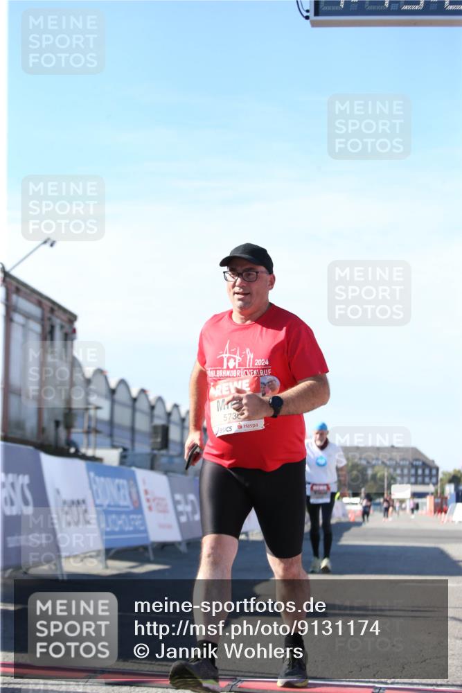 03.10.2025 - Köhlbrandbrückenlauf Jannik Wohlers http://msf.ph/oto/9131174 03.10.2025 13:49:21 Ziel 5736, 6102 meine-sportfotos.de