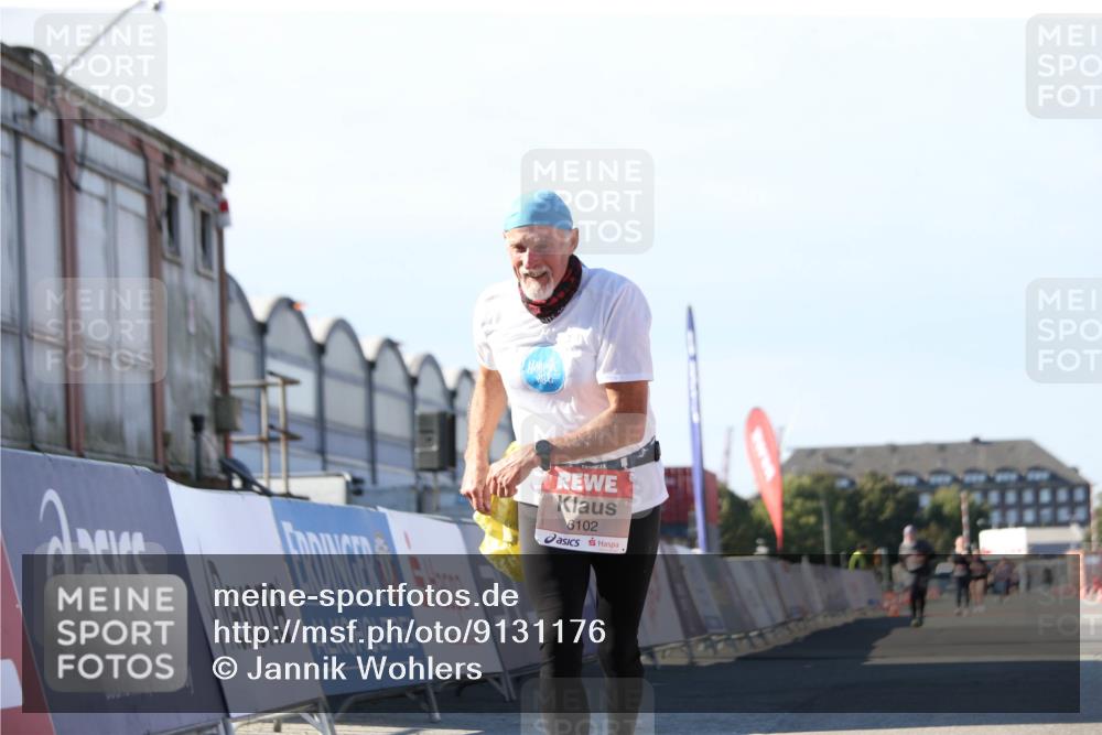 03.10.2025 - Köhlbrandbrückenlauf Jannik Wohlers http://msf.ph/oto/9131176 03.10.2025 13:49:25 Ziel 5736, 6102 meine-sportfotos.de