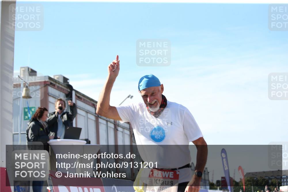 03.10.2025 - Köhlbrandbrückenlauf Jannik Wohlers http://msf.ph/oto/9131201 03.10.2025 13:49:27 Ziel 5736, 6102 meine-sportfotos.de