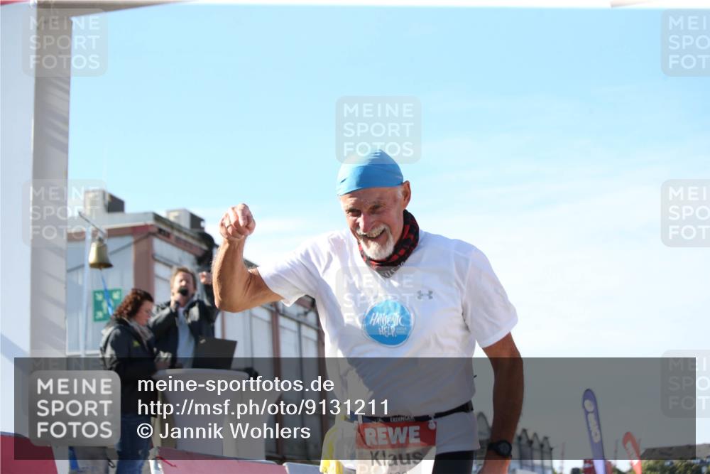 03.10.2025 - Köhlbrandbrückenlauf Jannik Wohlers http://msf.ph/oto/9131211 03.10.2025 13:49:27 Ziel 5736, 6102 meine-sportfotos.de