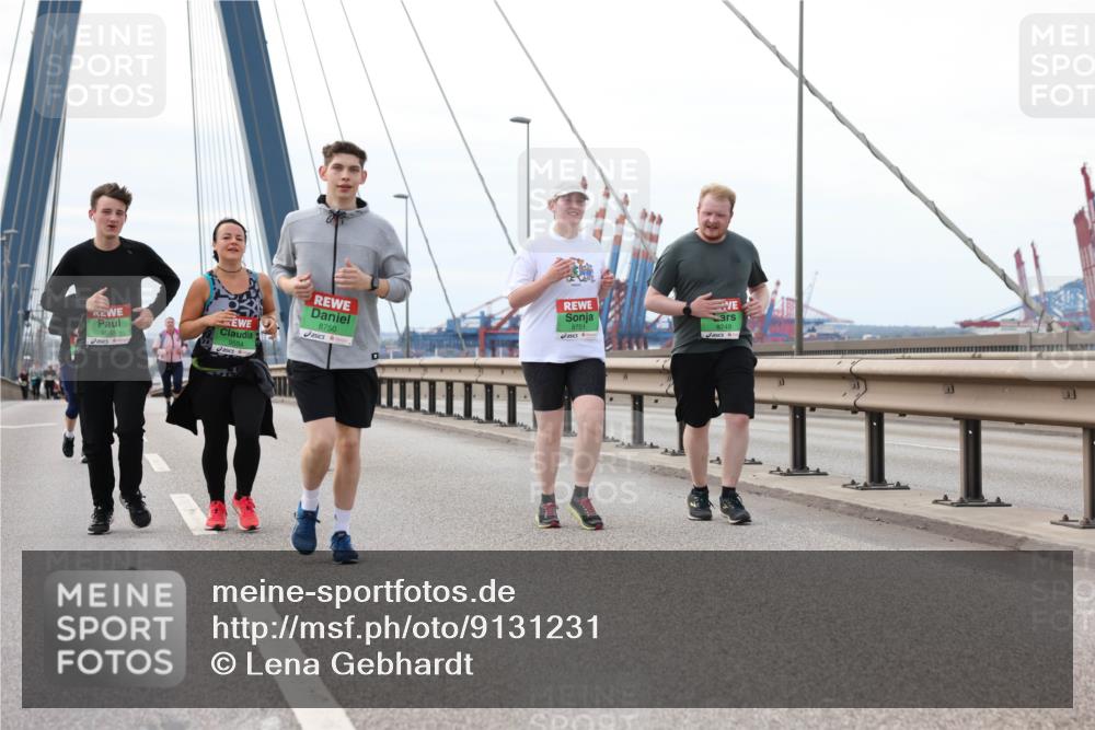 03.10.2025 - Köhlbrandbrückenlauf Lena Gebhardt http://msf.ph/oto/9131231 03.10.2025 16:07:34 Position 2 9555, 9554, 8750, 8751, 8749 meine-sportfotos.de