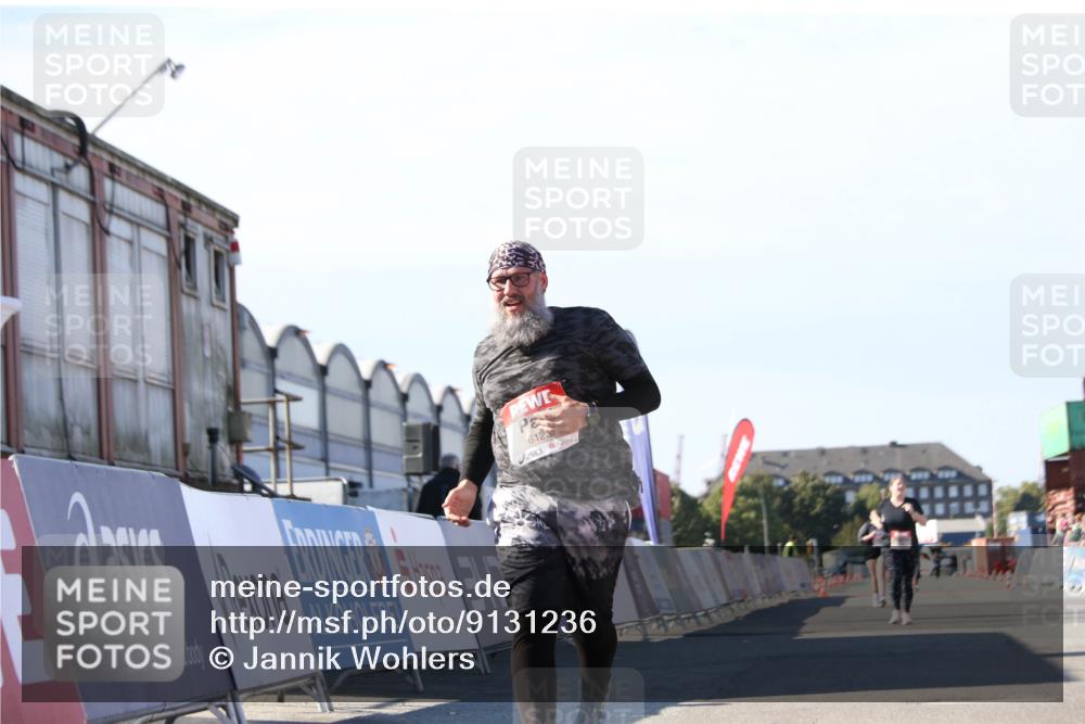 03.10.2025 - Köhlbrandbrückenlauf Jannik Wohlers http://msf.ph/oto/9131236 03.10.2025 13:49:41 Ziel 6123 meine-sportfotos.de
