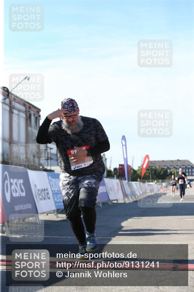03.10.2025 - Köhlbrandbrückenlauf Jannik Wohlers http://msf.ph/oto/9131241 03.10.2025 13:49:42 Ziel 6123 meine-sportfotos.de